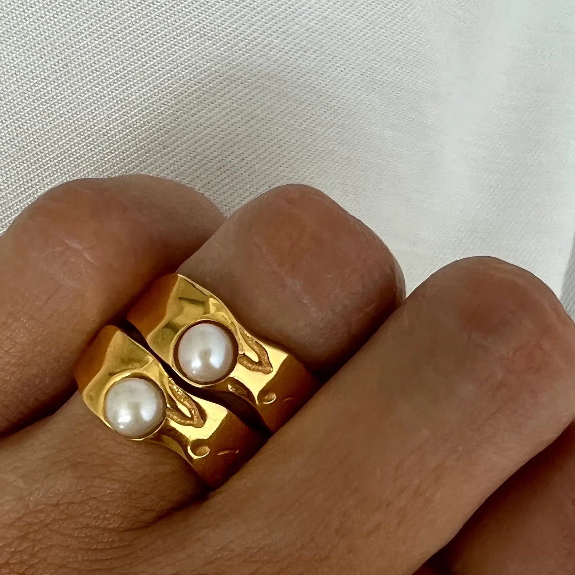 Vintage Style Ring 18K PVD Gold Plated Fresh Water Pearl Stainless Steel Jewelry Elegant Imitation Ring Accessories New