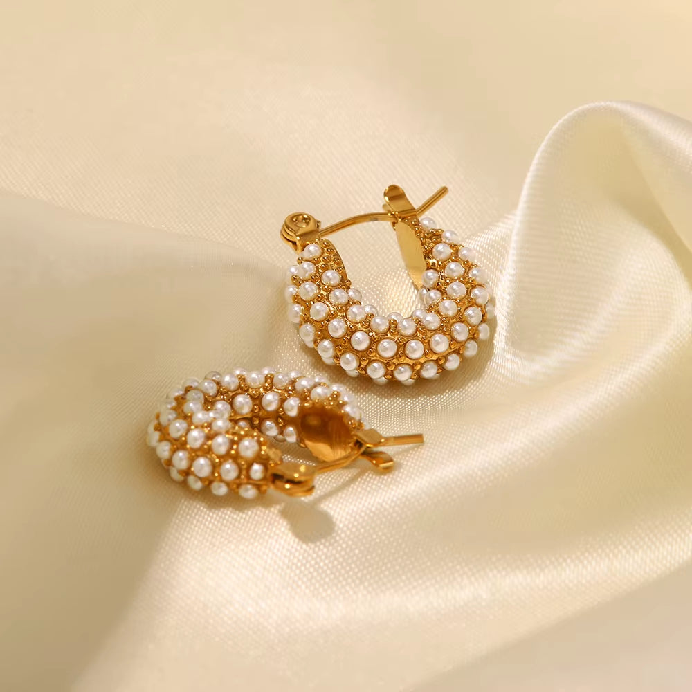 Uworld Unusual Elegant Imitation Pearls round Huggie Earrings 18K Gold Plated Stainless Steel Earrings Pendientes Fiesta